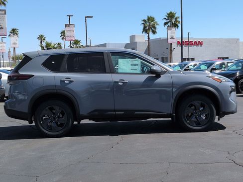 New 2026 Nissan Rogue SV FWD image 5
