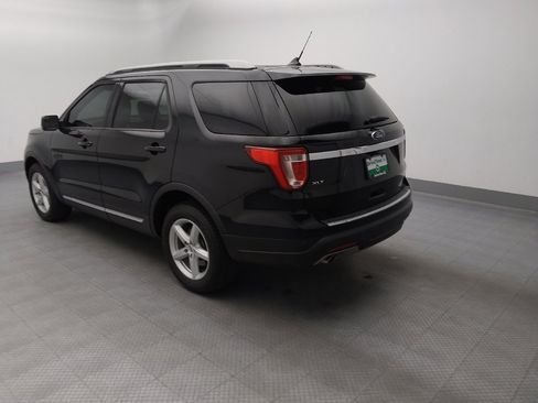 Used 2018 Ford Explorer XLT w/ Equipment Group 201A FWD image 5