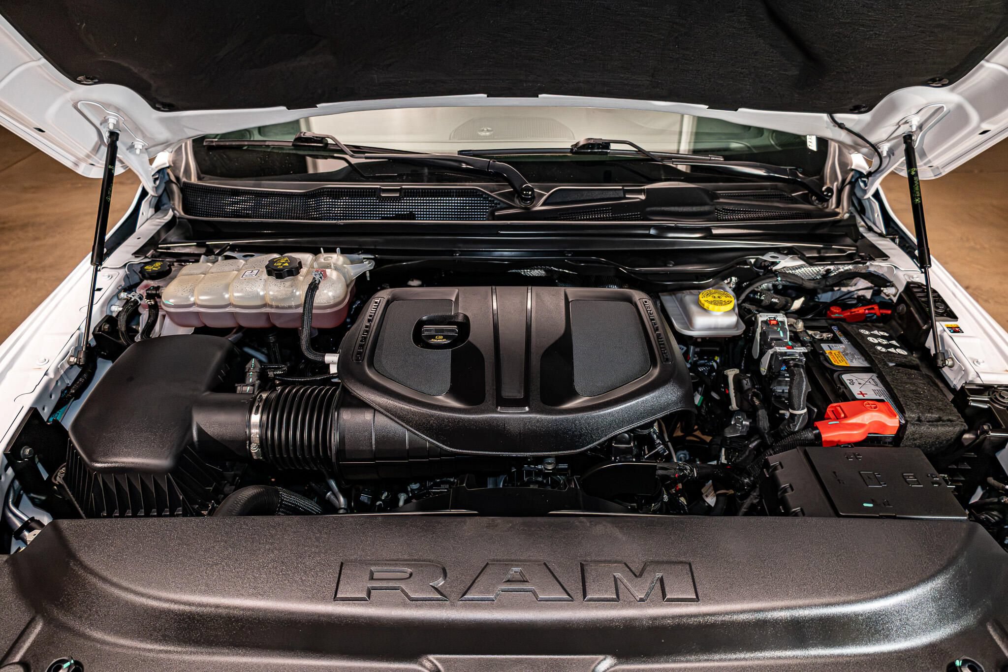 Used 2025 RAM 1500 Warlock AWD/4WD image 38