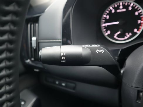 New 2025 Nissan Pathfinder SV w/ Black Appearance Package image 23