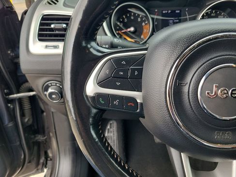 Used 2020 Jeep Compass Latitude FWD image 18