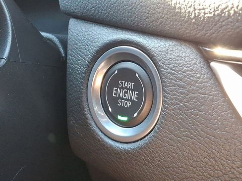 Certified 2025 Cadillac XT4 Premium Luxury image 21