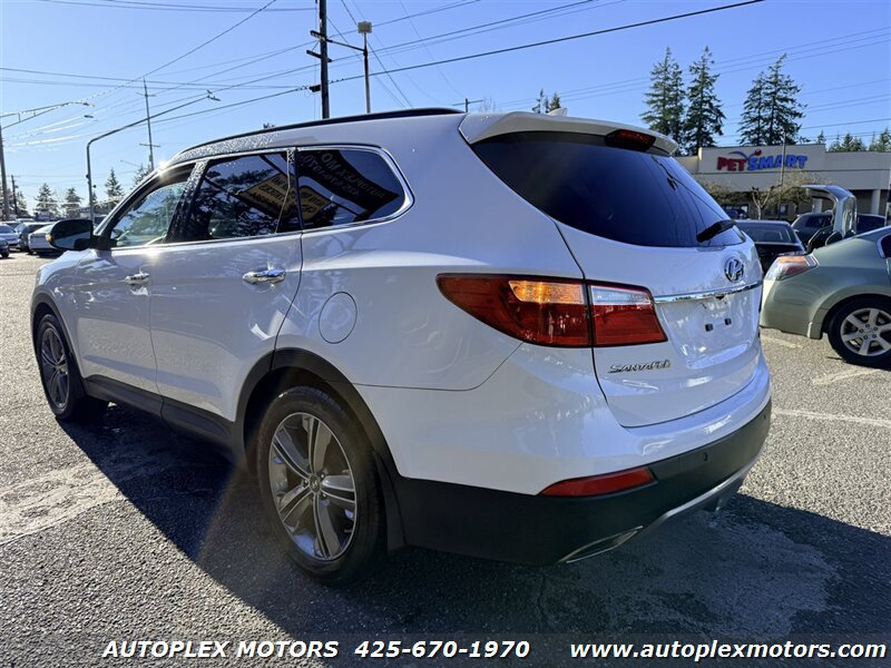 Used 2016 Hyundai Santa Fe SE w/ Option Group 03 AWD/4WD image 6