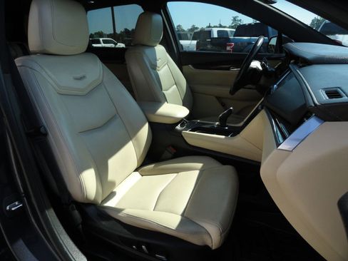 Used 2019 Cadillac XT5 Luxury FWD image 8