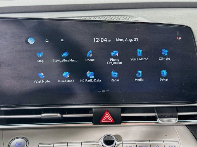 Used 2024 Hyundai Elantra Limited FWD image 12