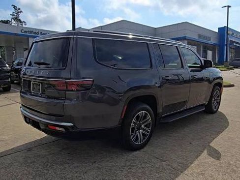 Used 2024 Jeep Wagoneer L 2WD w/ Premium Group I image 8