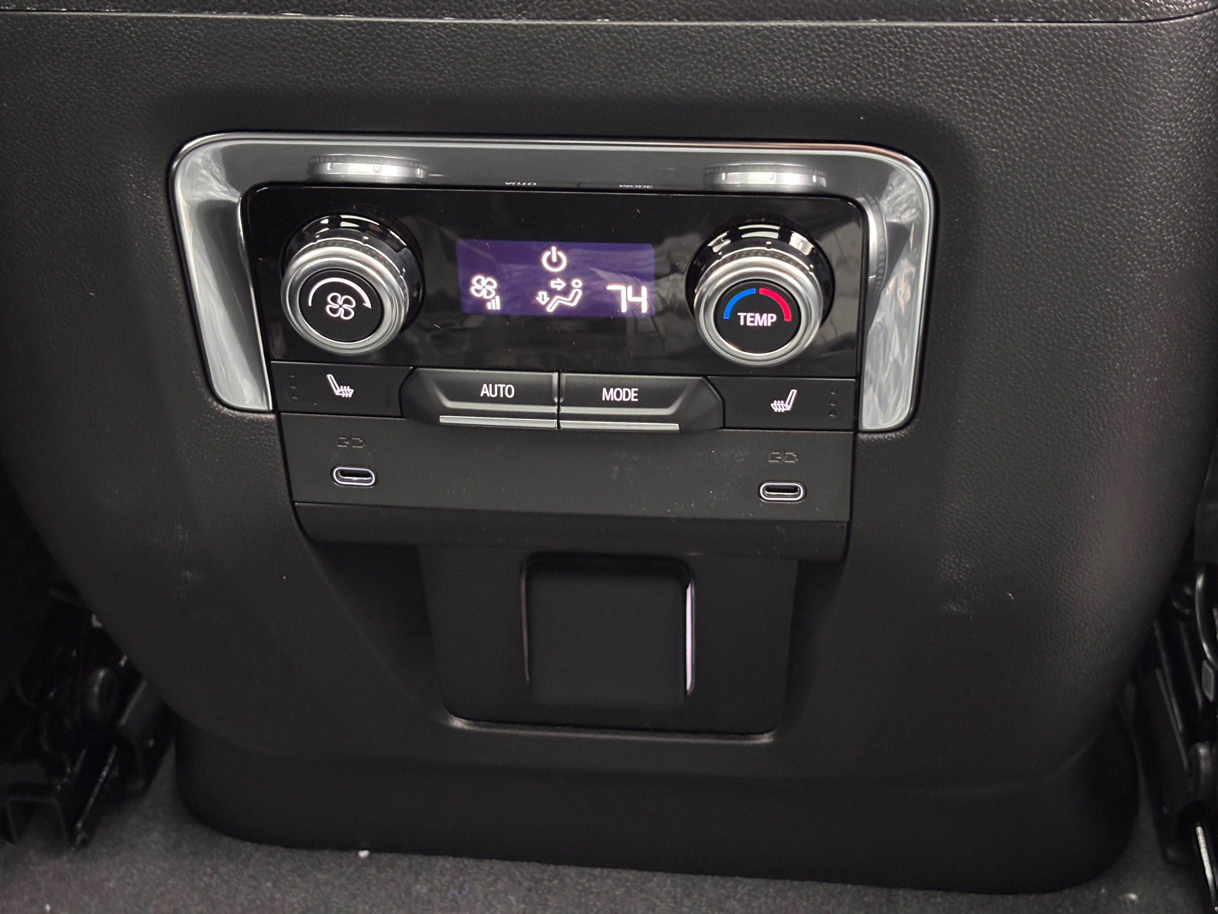 New 2026 GMC Yukon Denali w/ Sun & Power Step Package AWD/4WD image 6