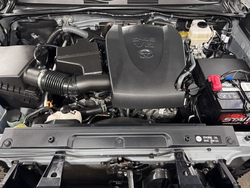 Used 2017 Toyota Tacoma TRD Pro AWD/4WD image 24