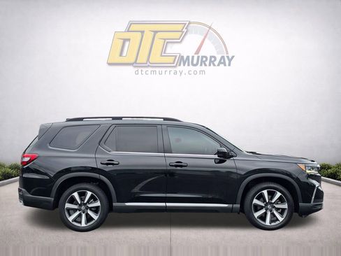 Used 2023 Honda Pilot Touring image 4