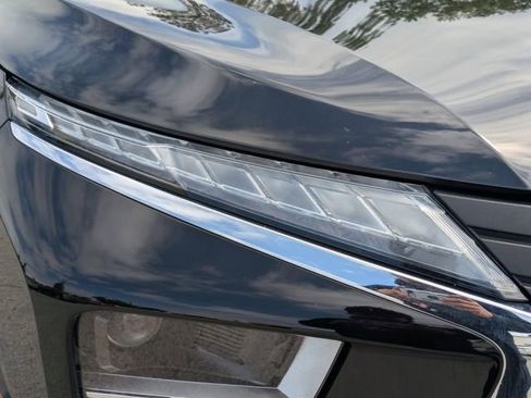 Used 2022 Mitsubishi Eclipse Cross LE image 9