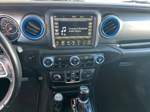 Used 2020 Jeep Wrangler Unlimited Sahara AWD/4WD image 23