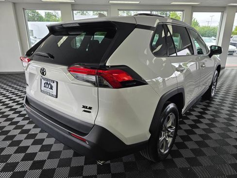 Used 2023 Toyota RAV4 XLE AWD/4WD image 3