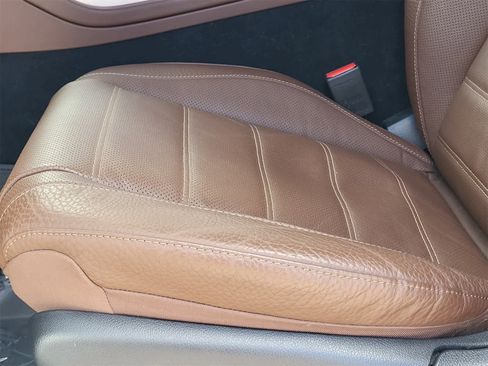 Used 2024 Mercedes-Benz GLS 450 4MATIC image 13