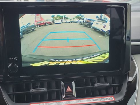 Used 2025 Toyota Corolla LE image 28