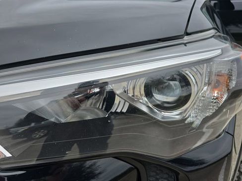 Certified 2022 Toyota 4Runner SR5 Premium image 31