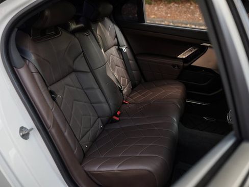 Used 2024 BMW i7 eDrive50 w/ M Sport Package image 26