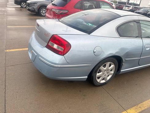 Used 2004 Chrysler Sebring Coupe FWD image 11