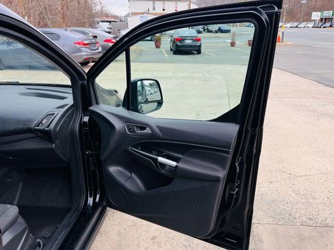 Used 2017 Ford Transit Connect XLT image 15