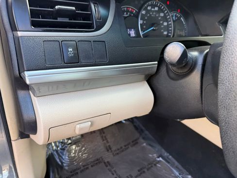 Used 2014 Toyota Camry LE image 10