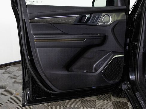 Certified 2025 Buick Enclave Avenir w/ Super Cruise Package image 34