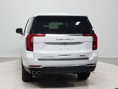 Used 2025 GMC Yukon Denali RWD image 6