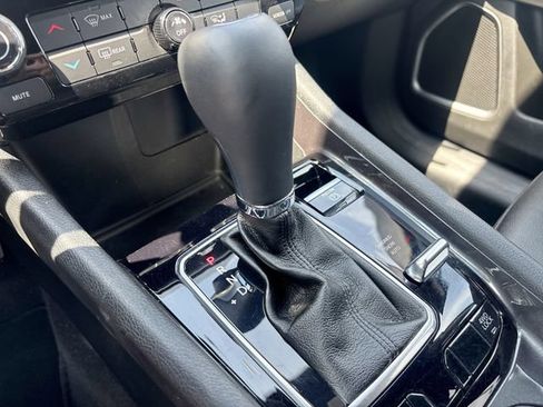 Used 2024 Jeep Compass Latitude AWD/4WD image 19
