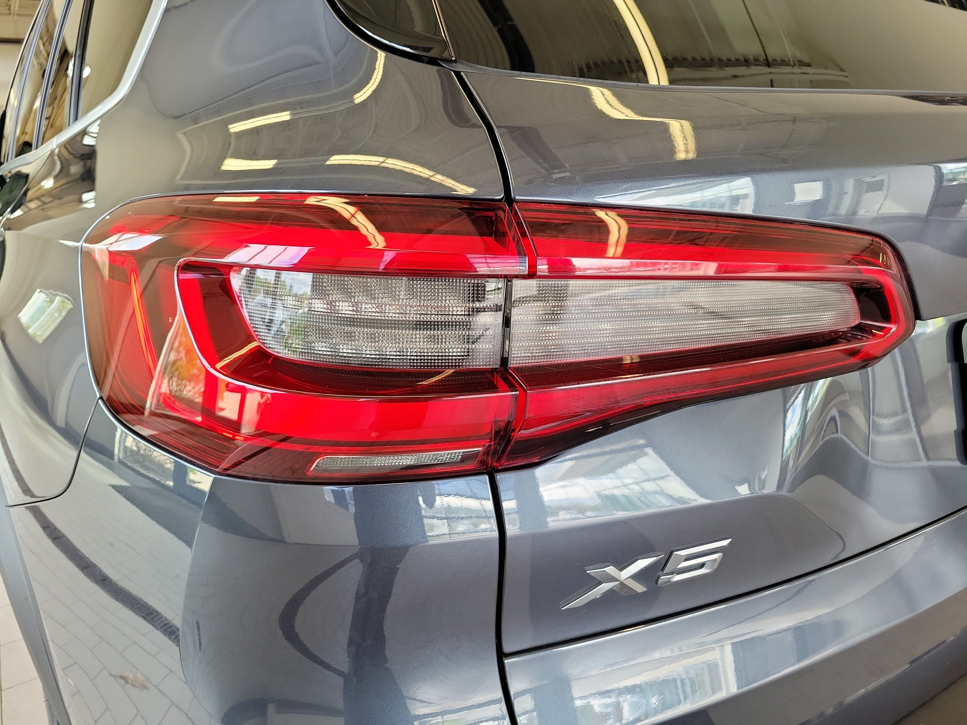 Used 2019 BMW X5 xDrive40i w/ Premium Package 2 AWD/4WD image 11