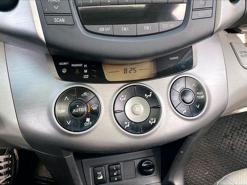 Used 2008 Toyota RAV4 Limited AWD/4WD image 31