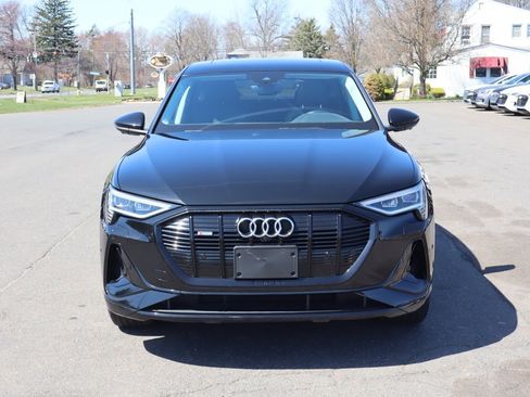Used 2021 Audi e-tron Premium Plus w/ Premium Plus Package AWD/4WD image 2