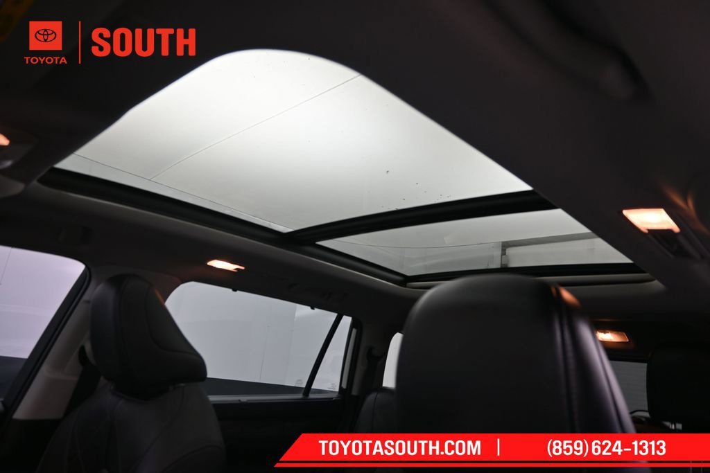 Used 2021 Toyota Highlander Platinum AWD/4WD image 22