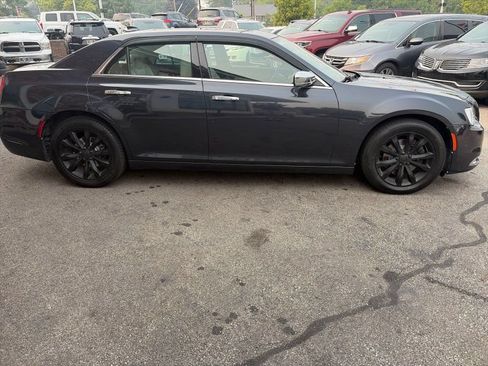 Used 2017 Chrysler 300 C w/ Safetytec Plus Group AWD/4WD image 4