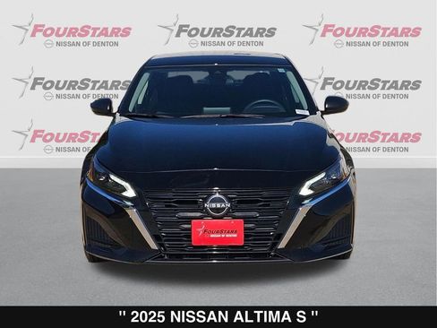Used 2025 Nissan Altima 2.5 S FWD image 10