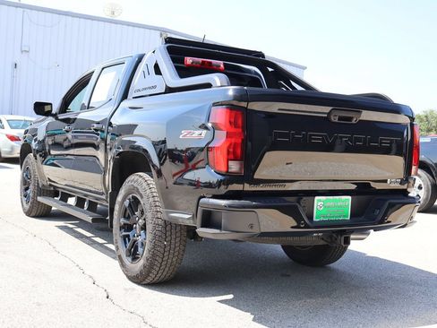 Used 2026 Chevrolet Colorado Z71 w/ Midnight Edition AWD/4WD image 3
