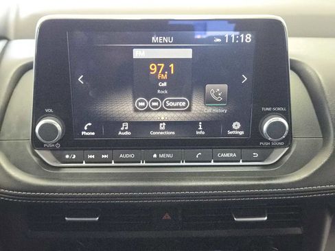 Used 2024 Nissan Rogue SV image 18