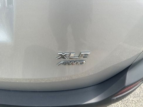 Used 2015 Toyota RAV4 XLE AWD/4WD image 12