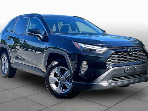 Used 2025 Toyota RAV4 XLE FWD image 3