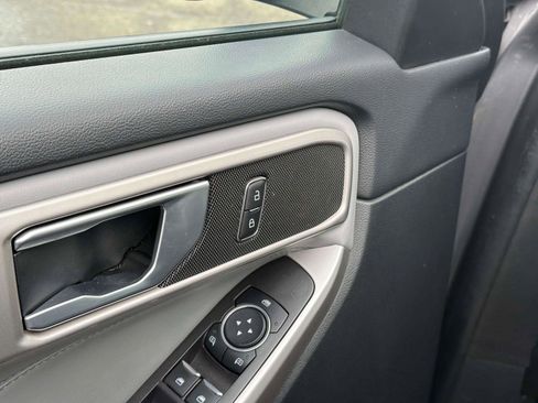 Used 2023 Ford Explorer XLT w/ Equipment Group 202A image 17