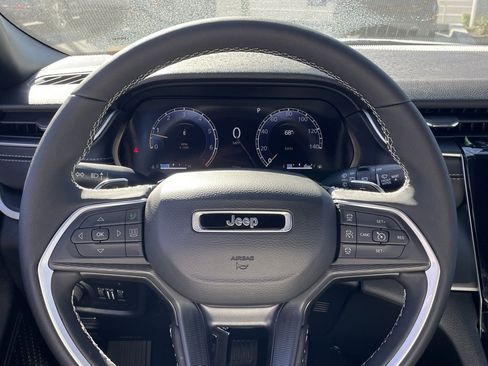 New 2025 Jeep Grand Cherokee L Altitude image 26
