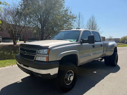 Used 2006 Chevrolet Silverado 3500 LT w/ Heavy-Duty Power Package AWD/4WD image 1