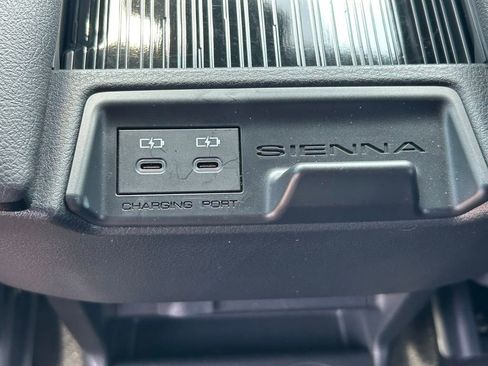 Used 2025 Toyota Sienna XSE w/ XSE Plus Package FWD image 24