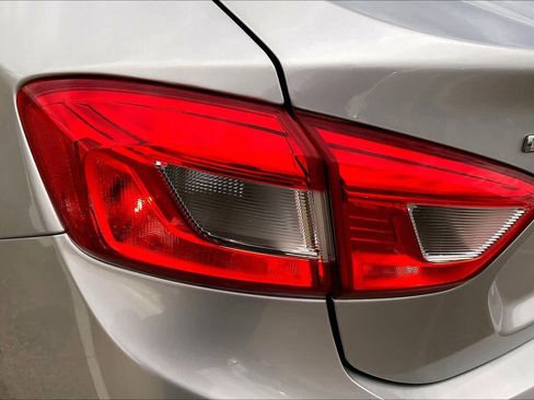 Used 2017 Chevrolet Cruze LT image 31