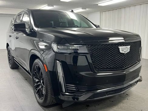 Used 2024 Cadillac Escalade Sport Platinum w/ LPO, ONYX Package AWD/4WD image 7