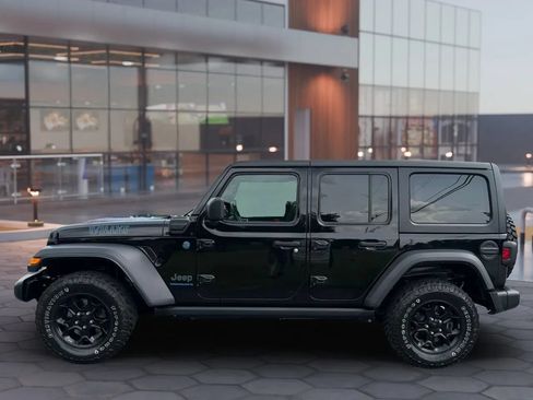 Used 2023 Jeep Wrangler Unlimited w/ Cold Weather Group AWD/4WD image 4