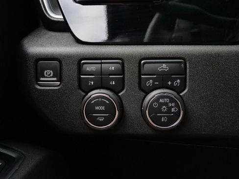 Used 2025 Chevrolet Silverado 1500 RST AWD/4WD image 22