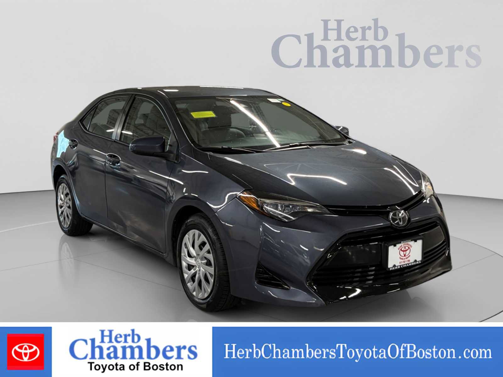 Used 2018 Toyota Corolla LE w/ Carpet Mat Package (TMS) FWD image 1