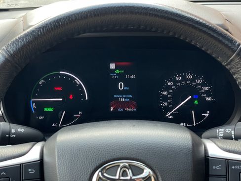 Used 2023 Toyota Sienna XLE w/ XLE Plus Package image 35