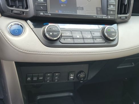 Used 2018 Toyota RAV4 Limited w/ Advanced Technology Package AWD/4WD image 27