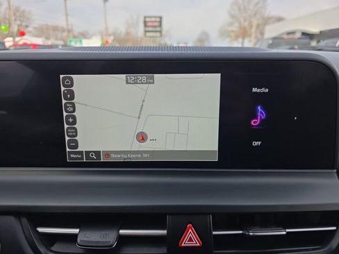 Used 2024 Kia Seltos EX image 19