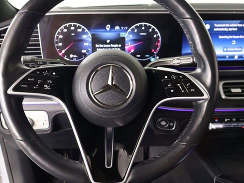 Used 2024 Mercedes-Benz GLE 450 4MATIC image 3