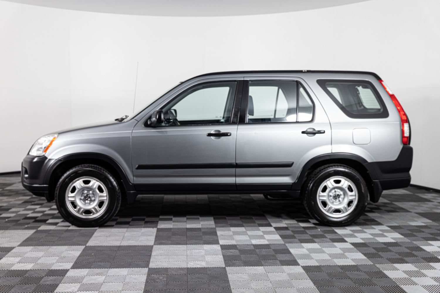 Used 2005 Honda CR-V LX image 3